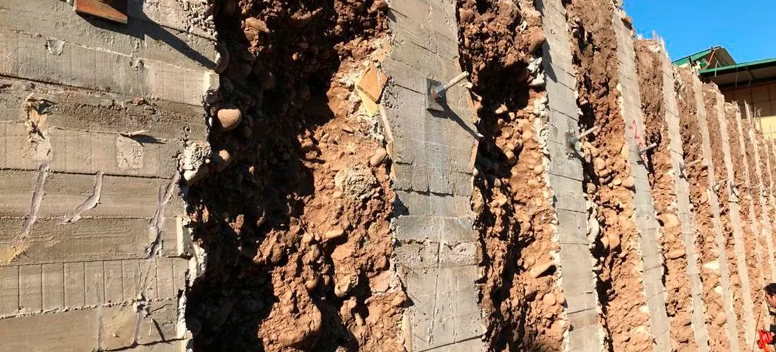 Excavación con anclajes en el talud